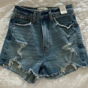 Abercrombie Curve Love Mom Shorts